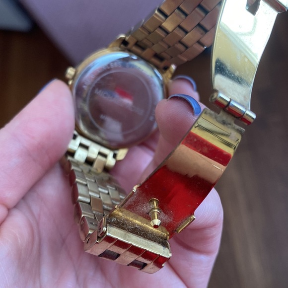 Michael Kors Watch - Picture 3 of 9